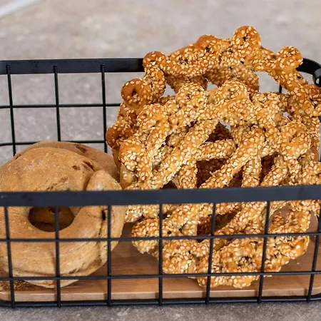 וילה Cato Agro 3, Seafront With Private Pool אפיארטיס