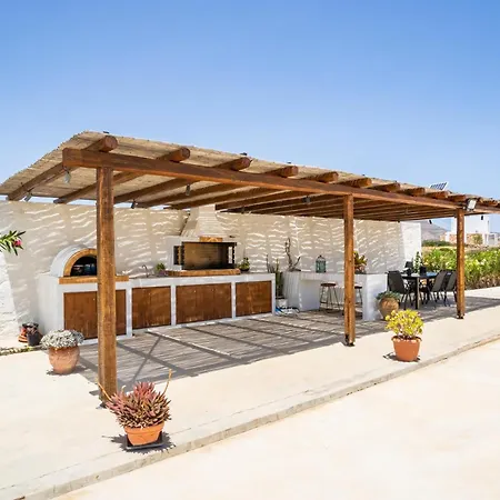 Cato Agro 3, Seafront With Private Pool *