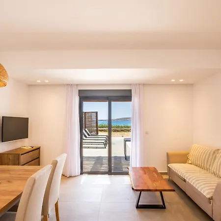 Cato Agro 3, Seafront With Private Pool