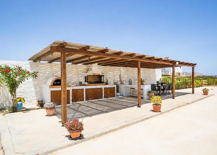 Cato Agro 3, Seafront With Private Pool *