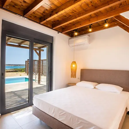 Cato Agro 3, Seafront With Private Pool Villa