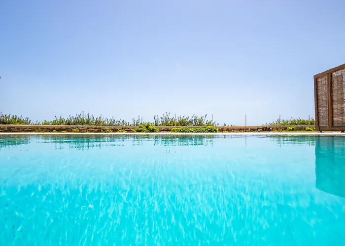 Cato Agro 3, Seafront With Private Pool فيلة *